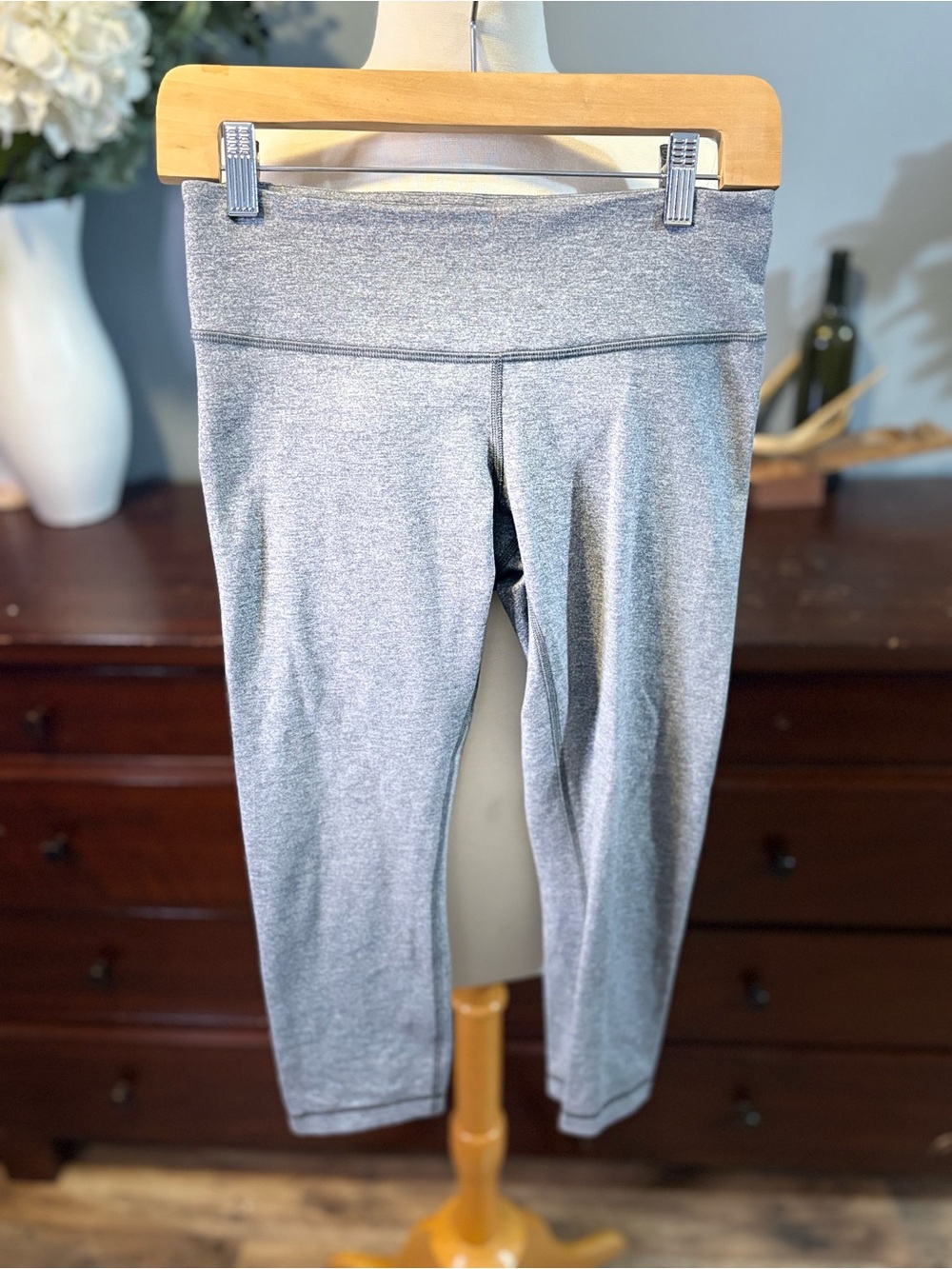lululemon athletica Light Heather Gray Athletic 3/4 leggings